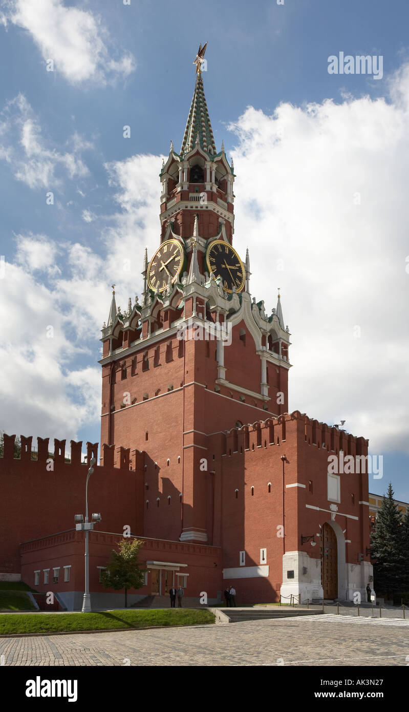 CLOCK ON BELL TOWER KREMLIN GATE RED SQUARE MOSCOW RUSSIA Stock Photo