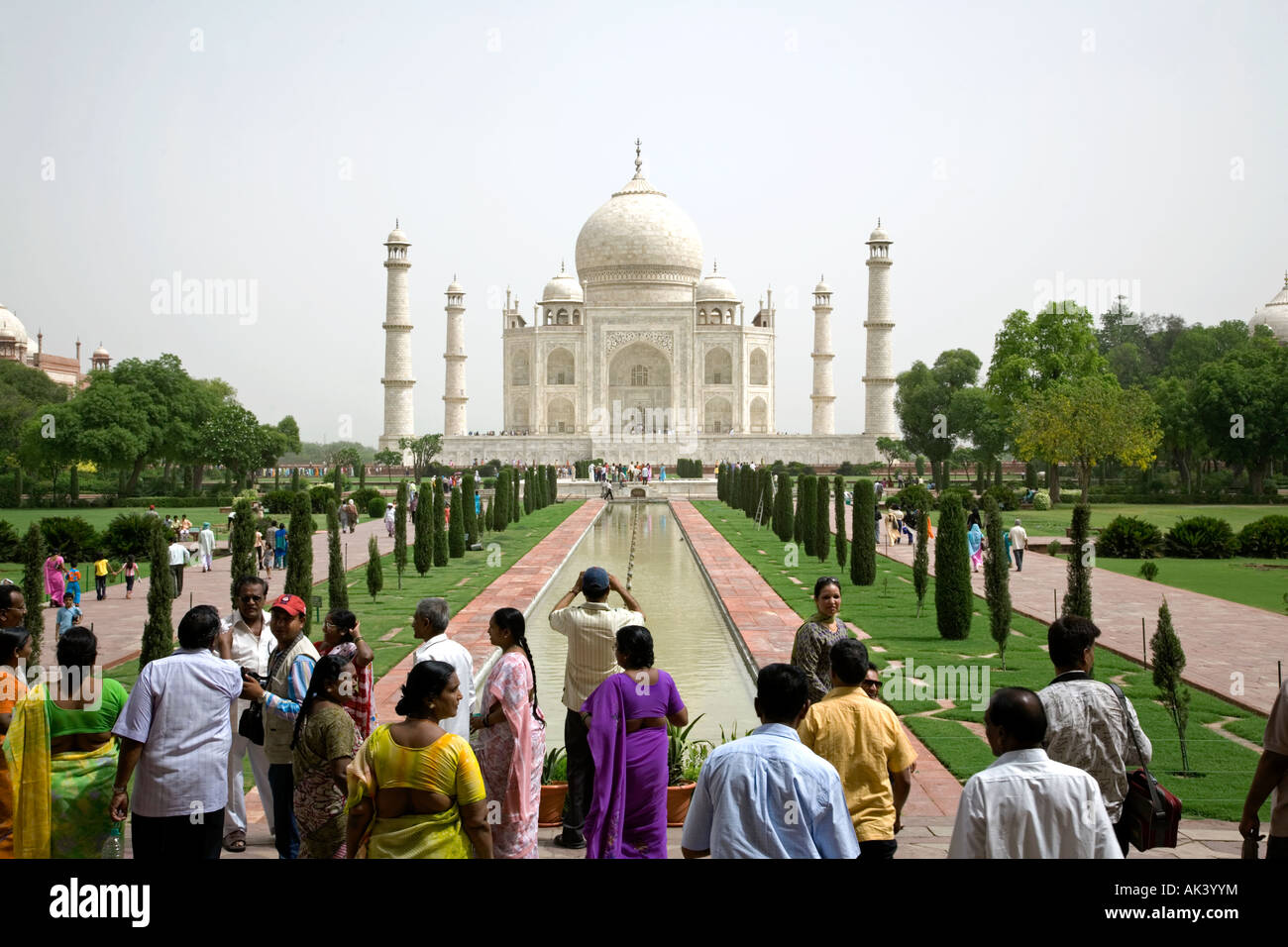 People Visit the Taj Mahal in India Editorial Photo - Image of heritage,  entrance: 160653736