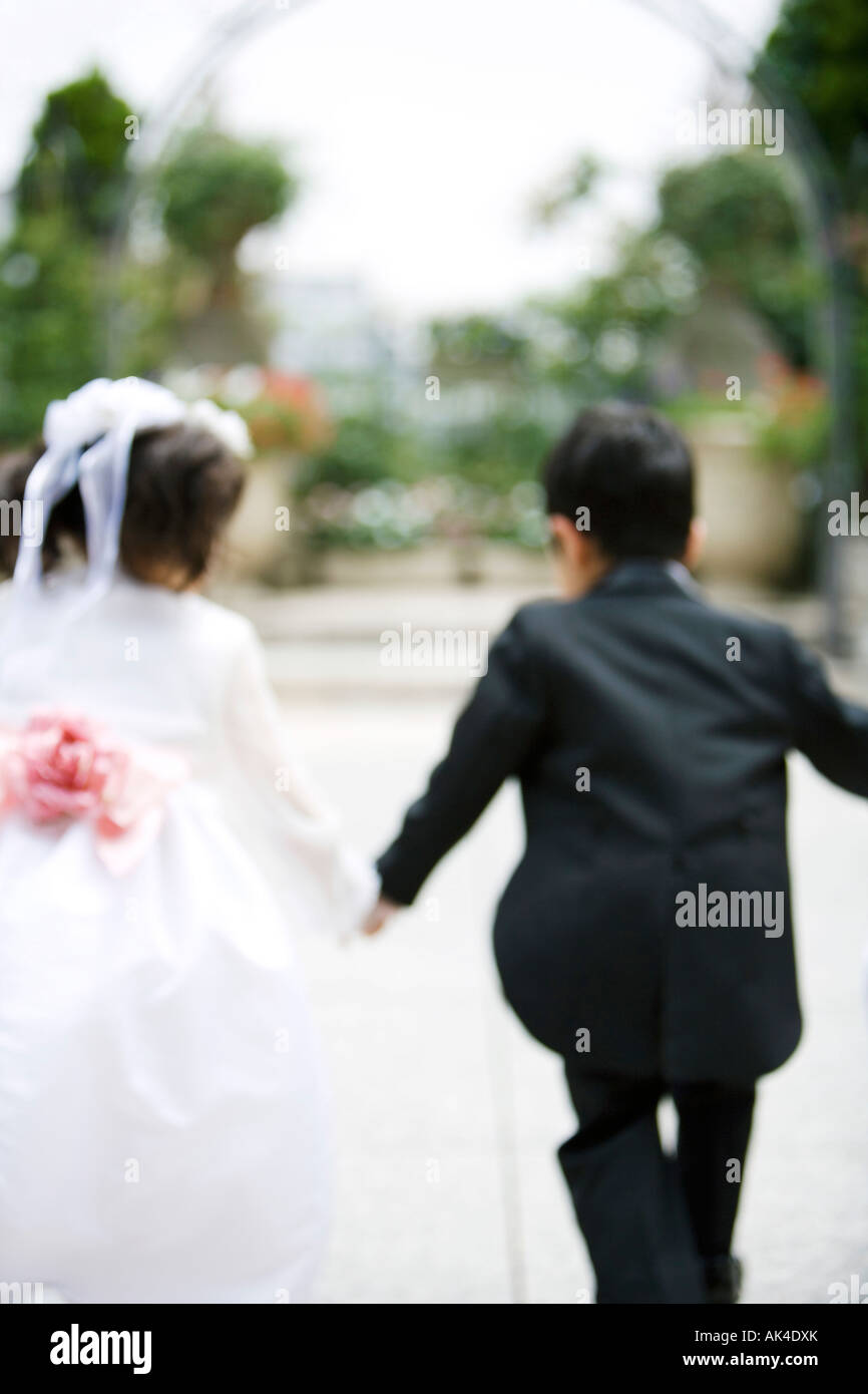 Two boys two girls rear view hi-res stock photography and images - Alamy