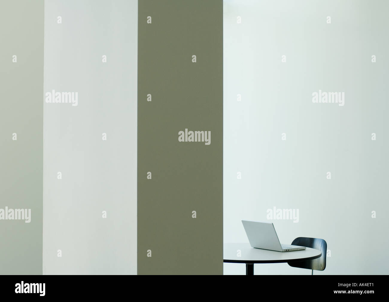 Workplace in white laptops hi-res stock photography and images - Alamy