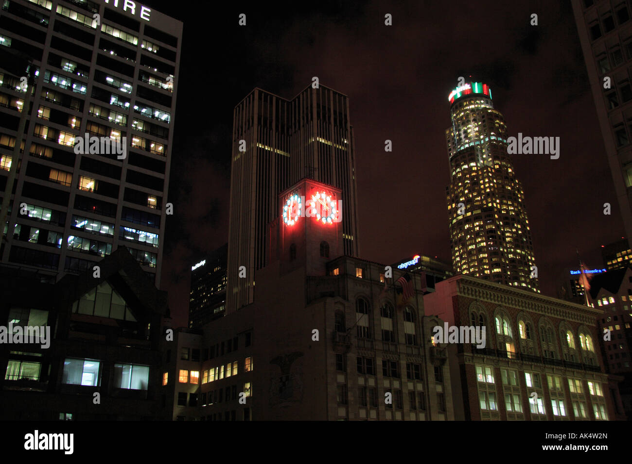 Oviatt Building & Neon Clock Los Angeles at night Stock Photo Alamy