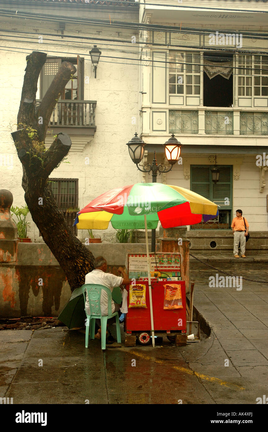 Vendor in the streets of Manila, Philippines Stock Photo - Alamy