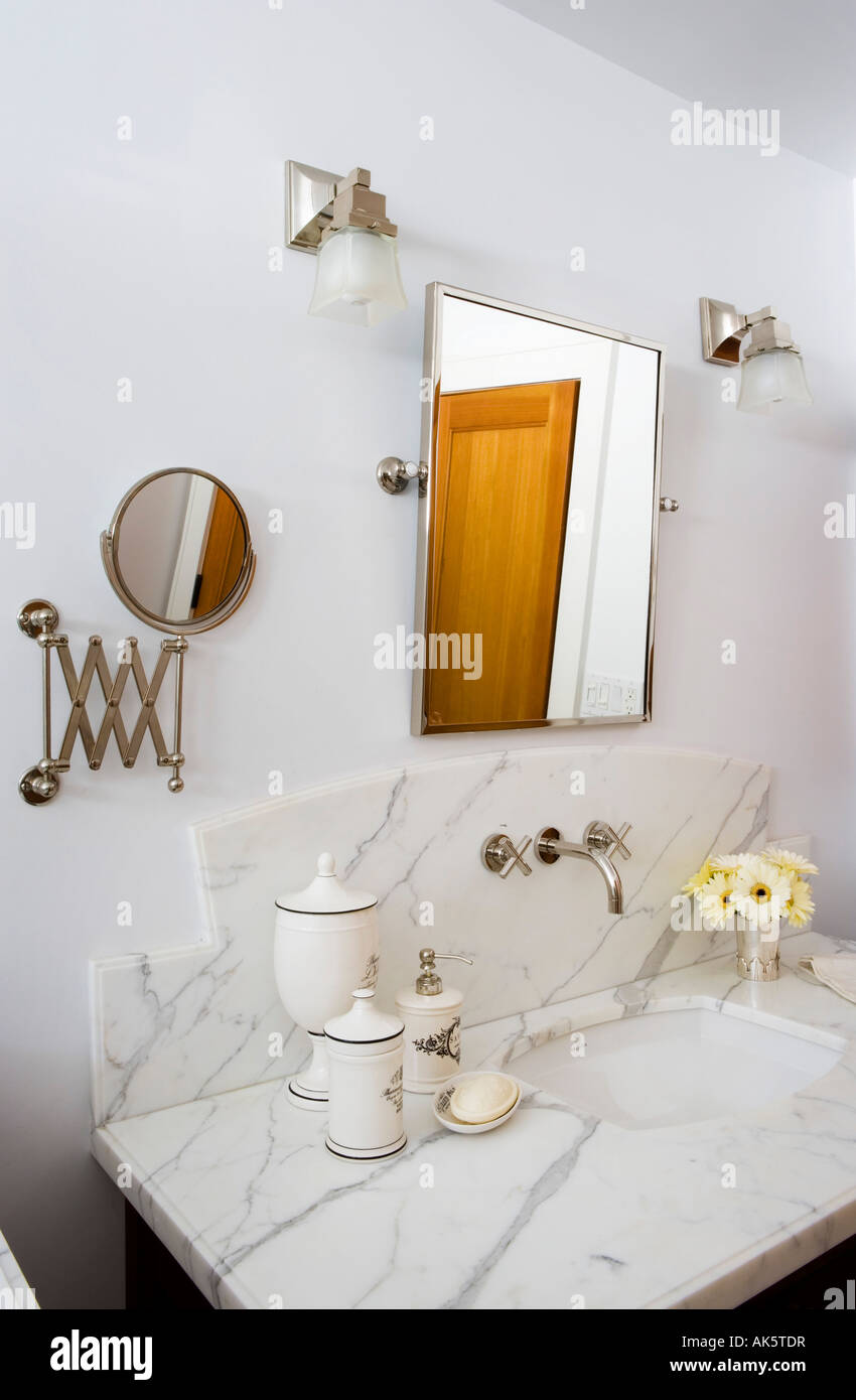 Contemporary White Bathroom Stock Photo Alamy