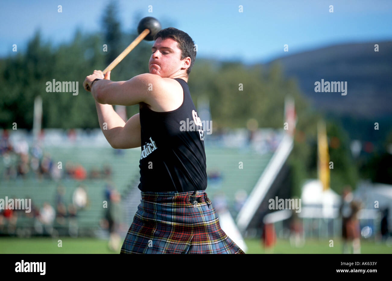Braemar highland games hammer hires stock photography and images Alamy