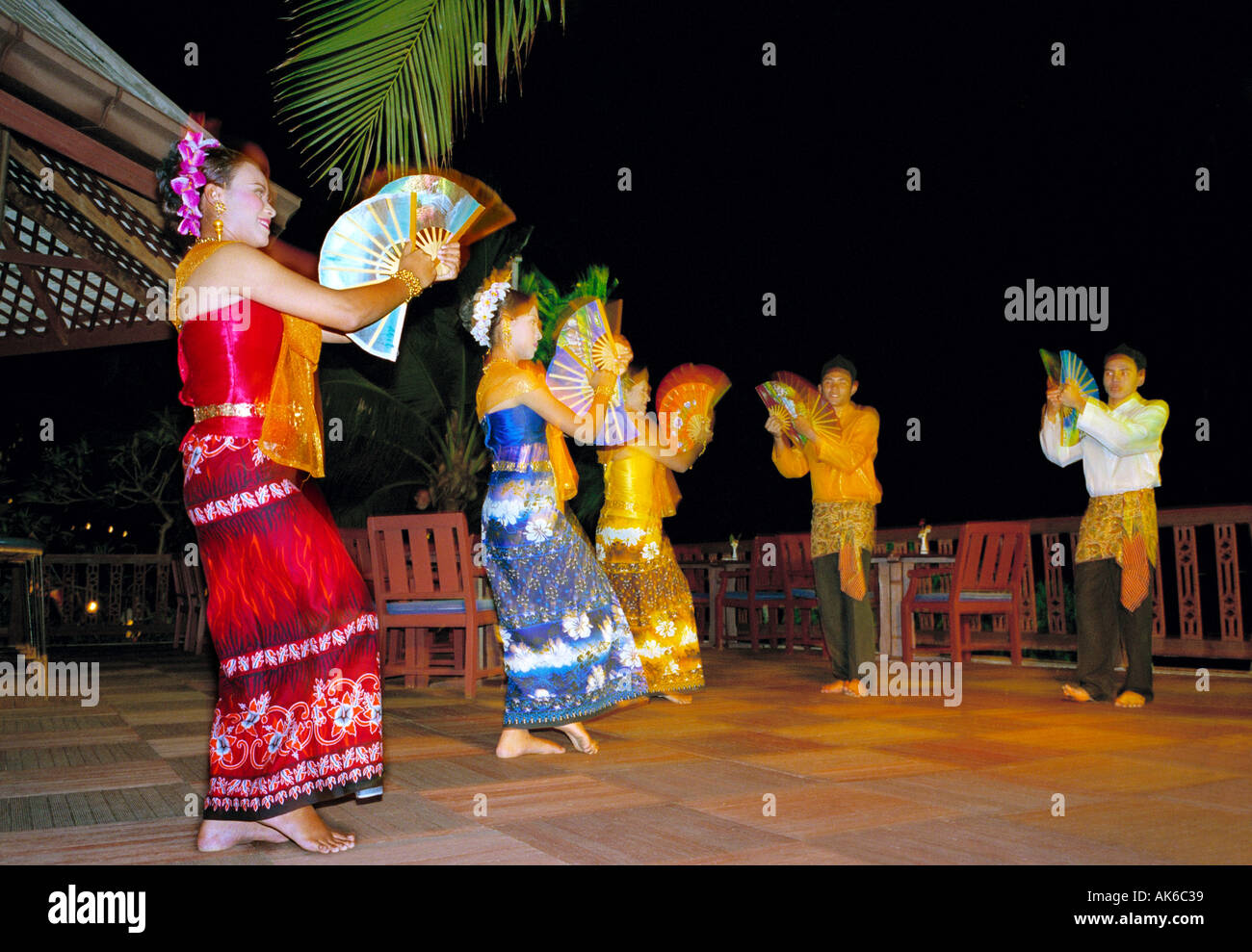 A troupe of traditional dancers entertain guests at a hotel on Koh Samui, Thailand Stock Photo