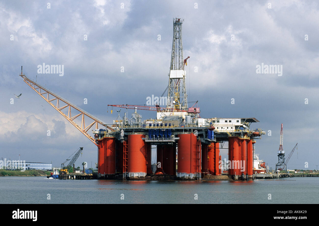offshore drilling platform in the harbor of Galveston Stock Photo Alamy