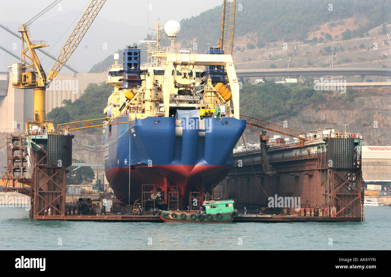 Barge drydock hi-res stock photography and images - Alamy