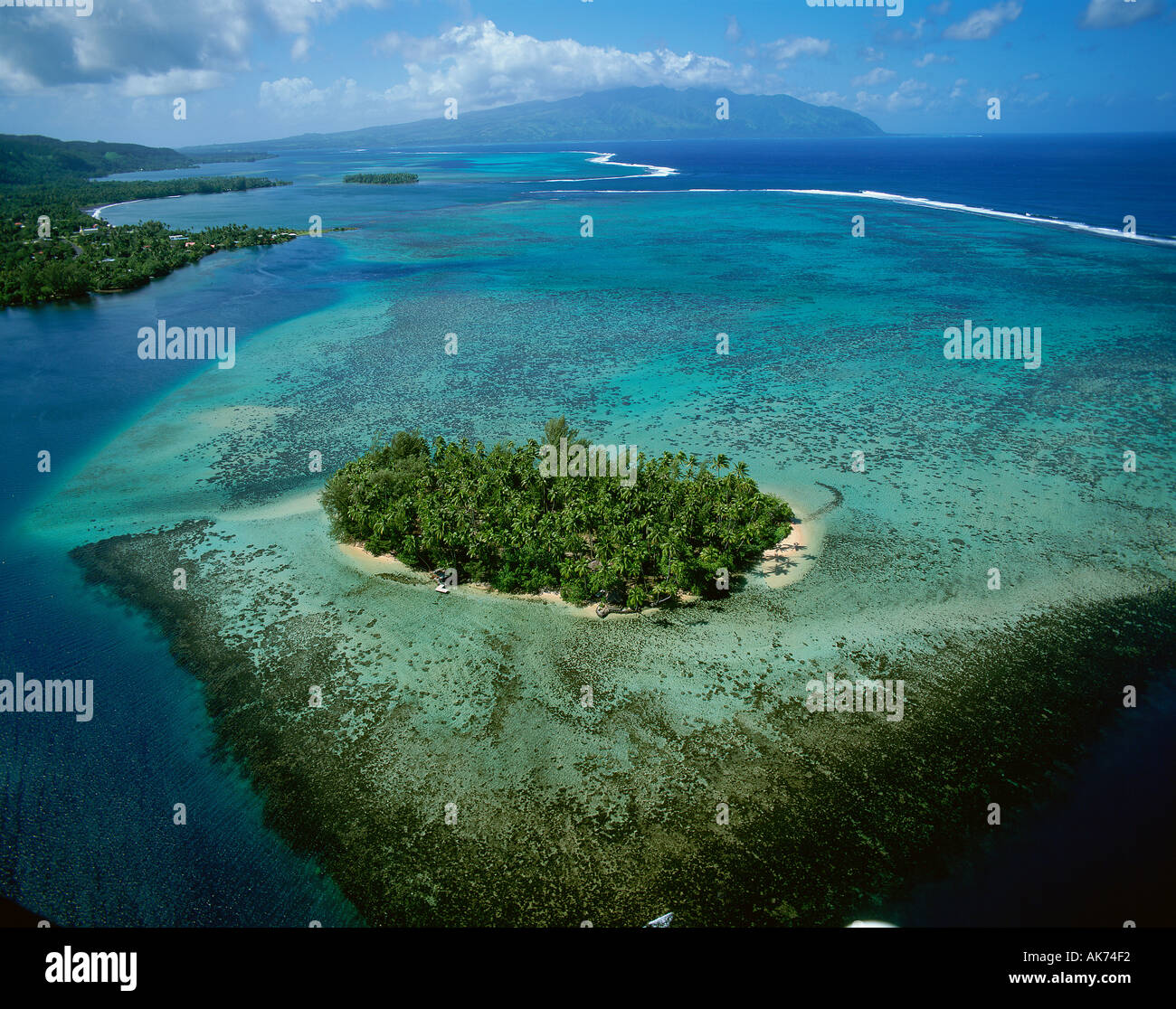 Motu island off Tahiti French Polynesia Stock Photo Alamy