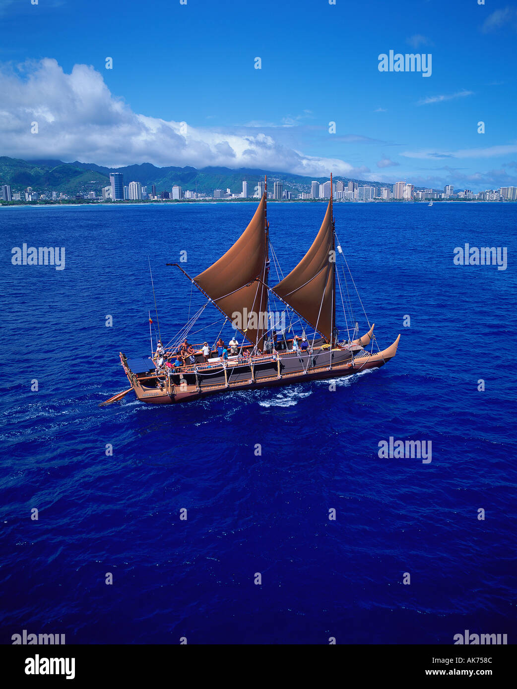 Hokulea Sailing Canoe Oahu Hawaii editorial use only Stock Photo - Alamy