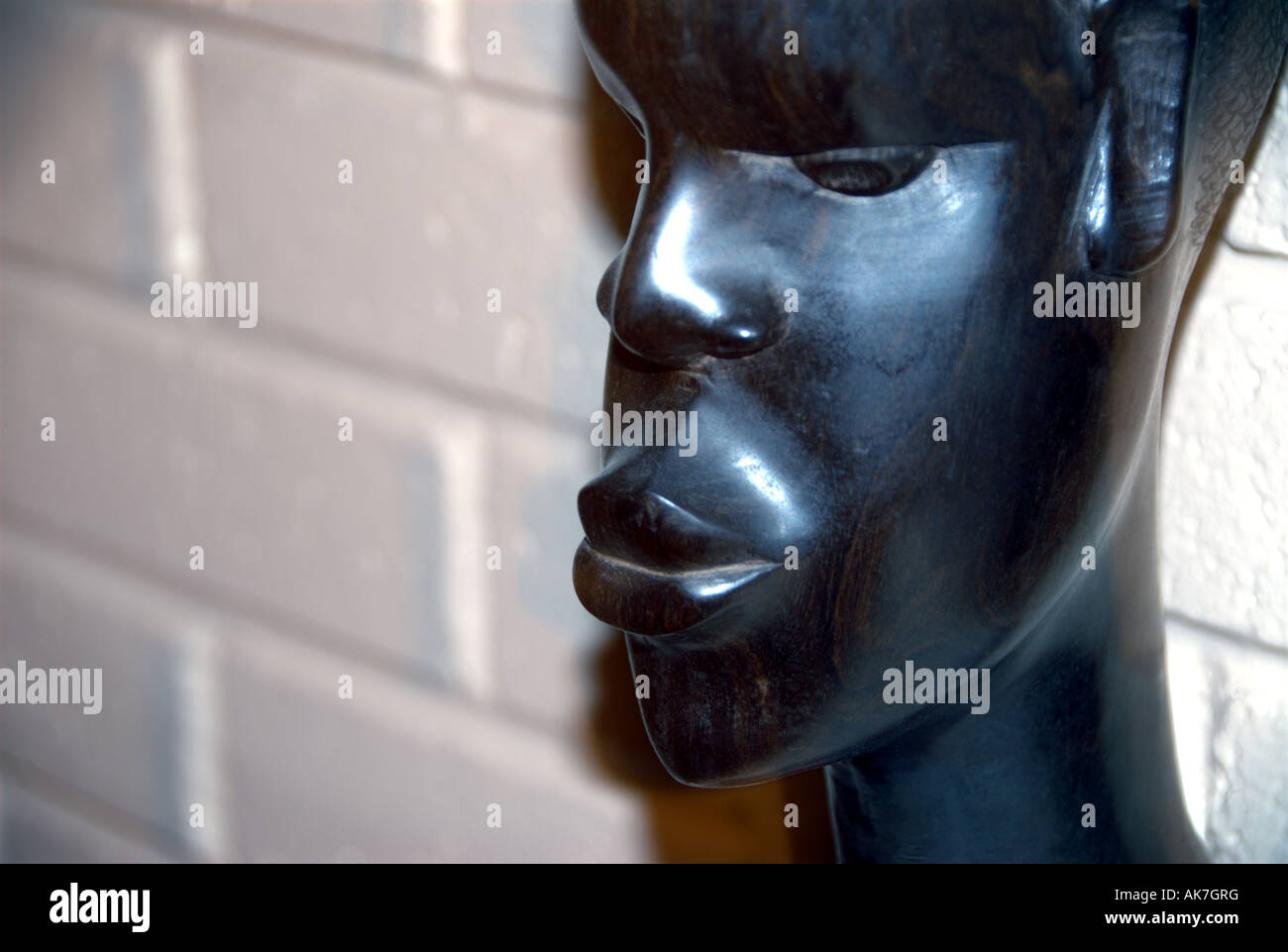 Native african wood carving hi-res stock photography and images - Alamy