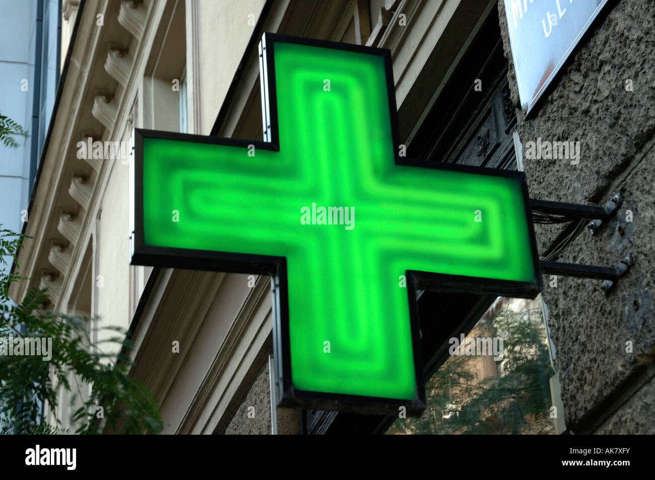 Pharmacy sign green cross hires stock photography and images Alamy