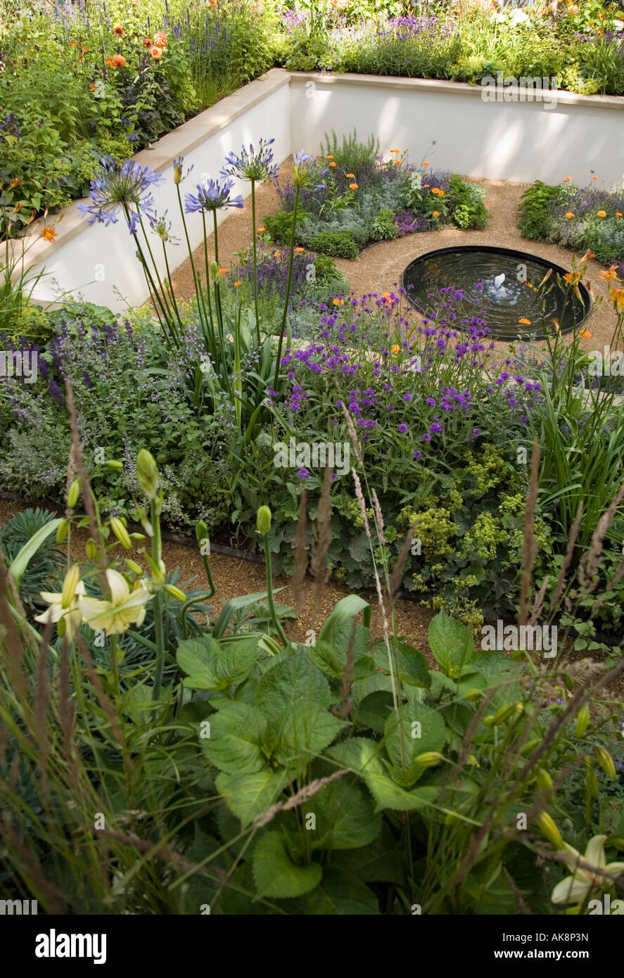 Pictures of the Homebase Reflection garden designed by Thomas Hoblyn at the Hampton Court Flower Show Stock Photo