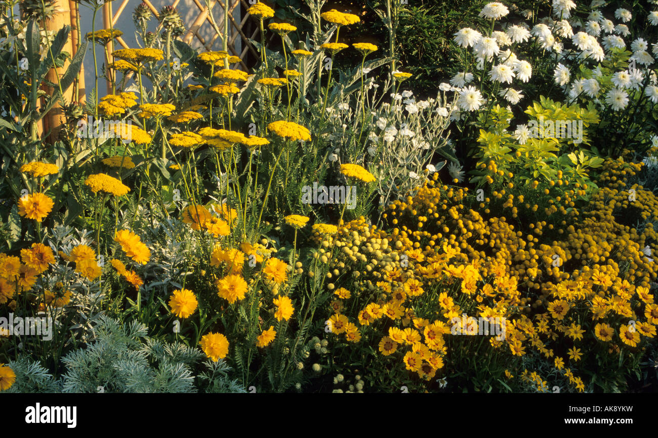 Feng shui garden design pamela hi-res stock photography and images - Alamy