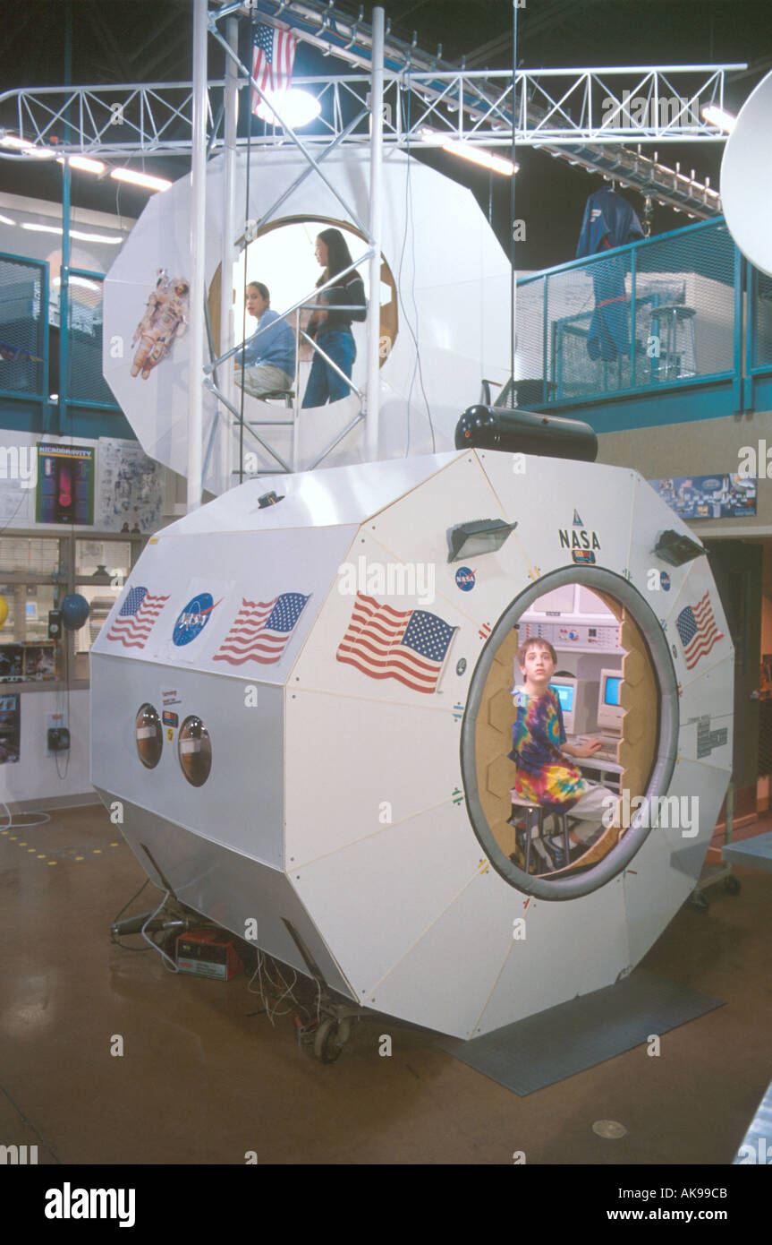 Students in space science lab at Wood River middle school in Hailey