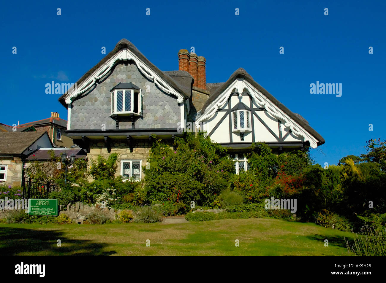 Vernon Cottage Thatched Isle Of Wight England United Kingdom Of