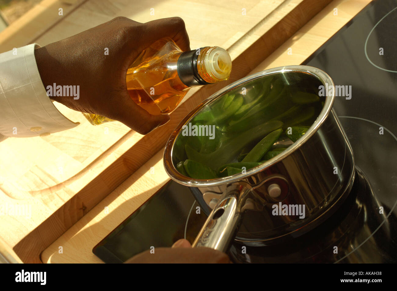Oil ghana hi res stock photography and images Page 2 Alamy