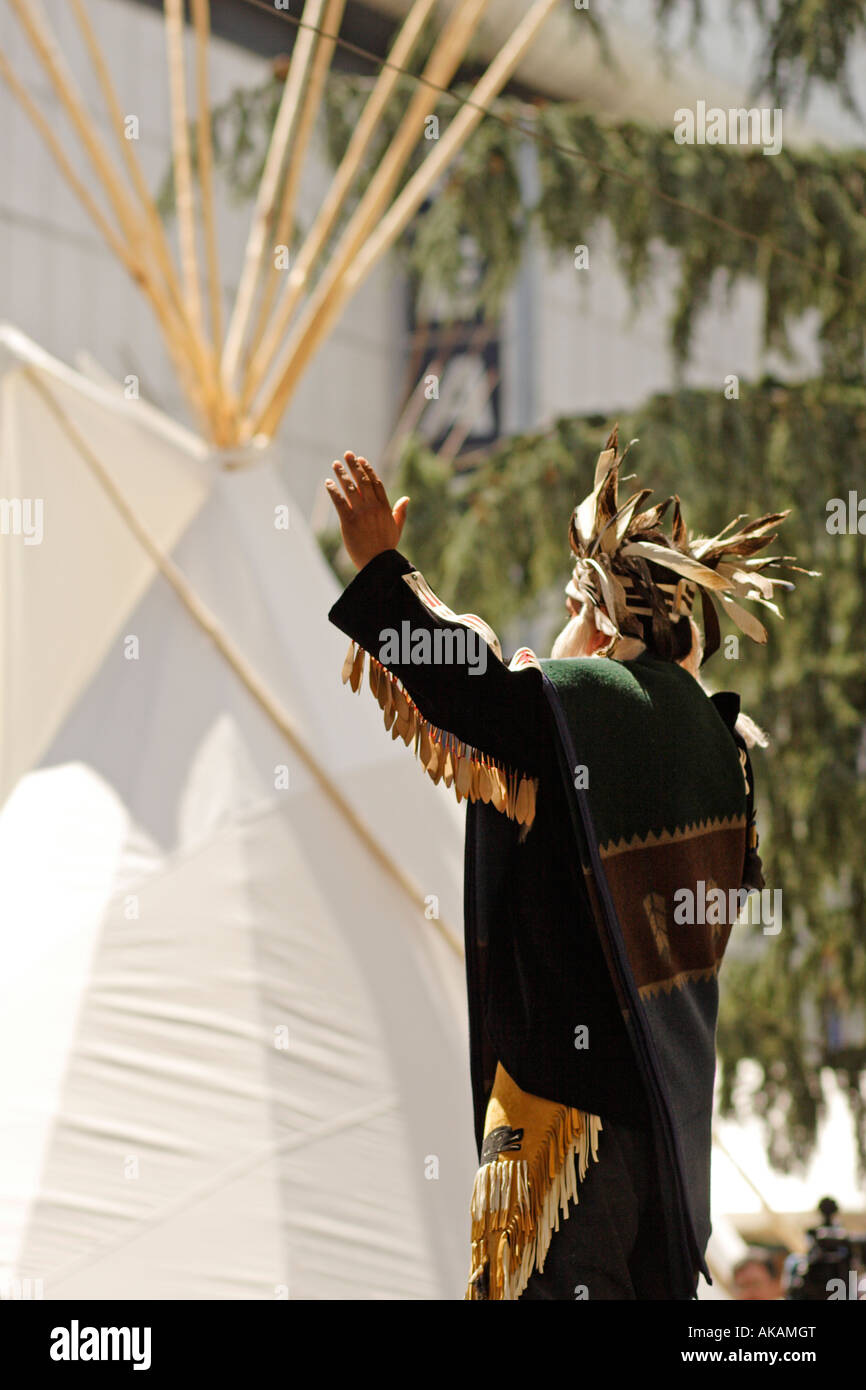 Aboriginal canadian dwelling hi-res stock photography and images - Alamy