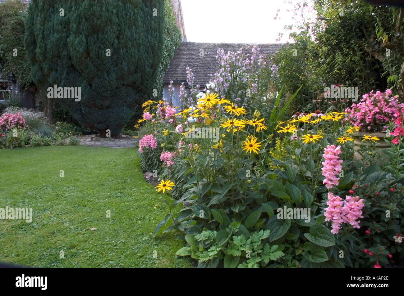 A Cotswold Cottage garden Stock Photo