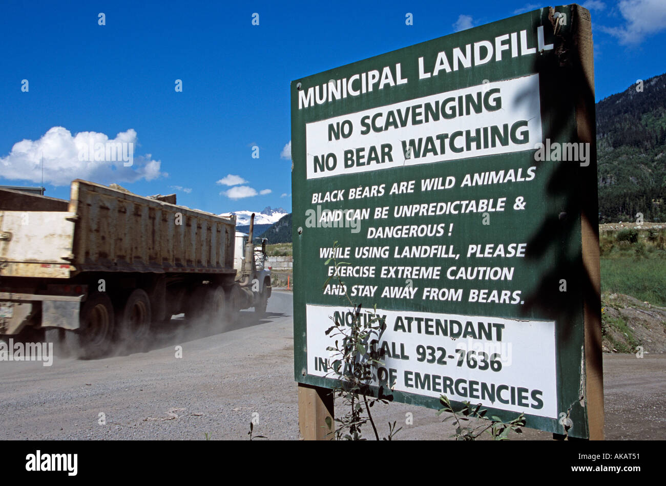 Sign at landfill warning about against bears Canada British Columbia Stock Photo