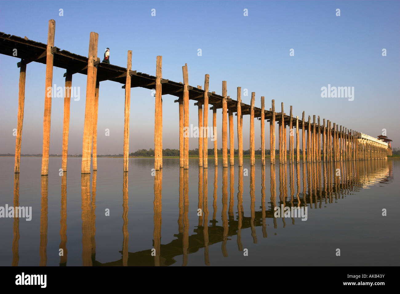 Bein bridge myanmar mandalay hi-res stock photography and images - Alamy