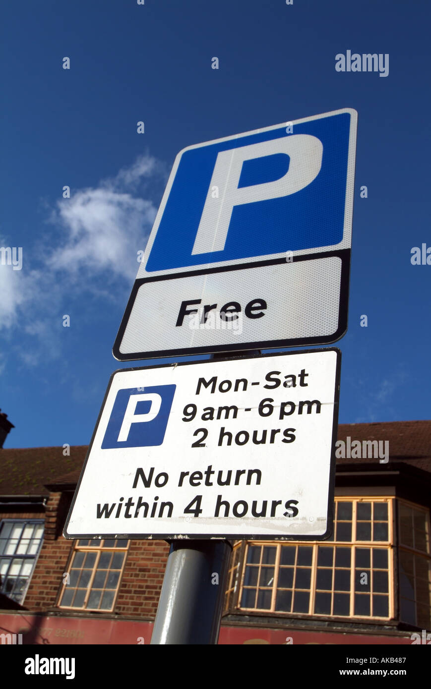Time restricted free parking hi-res stock photography and images - Alamy