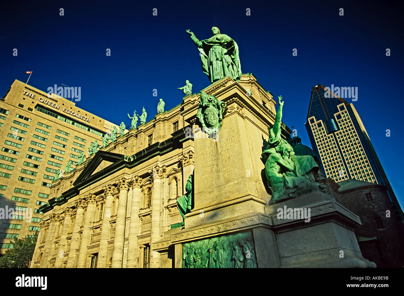 Queen Elizabeth Hotel, Mary Queen of the World Cathedral, 1000 de la Gauchetiere, Downtown, Montreal, Quebec, Canada Stock Photo