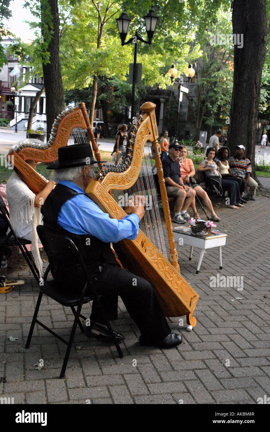 People playing harp hires stock photography and images Alamy