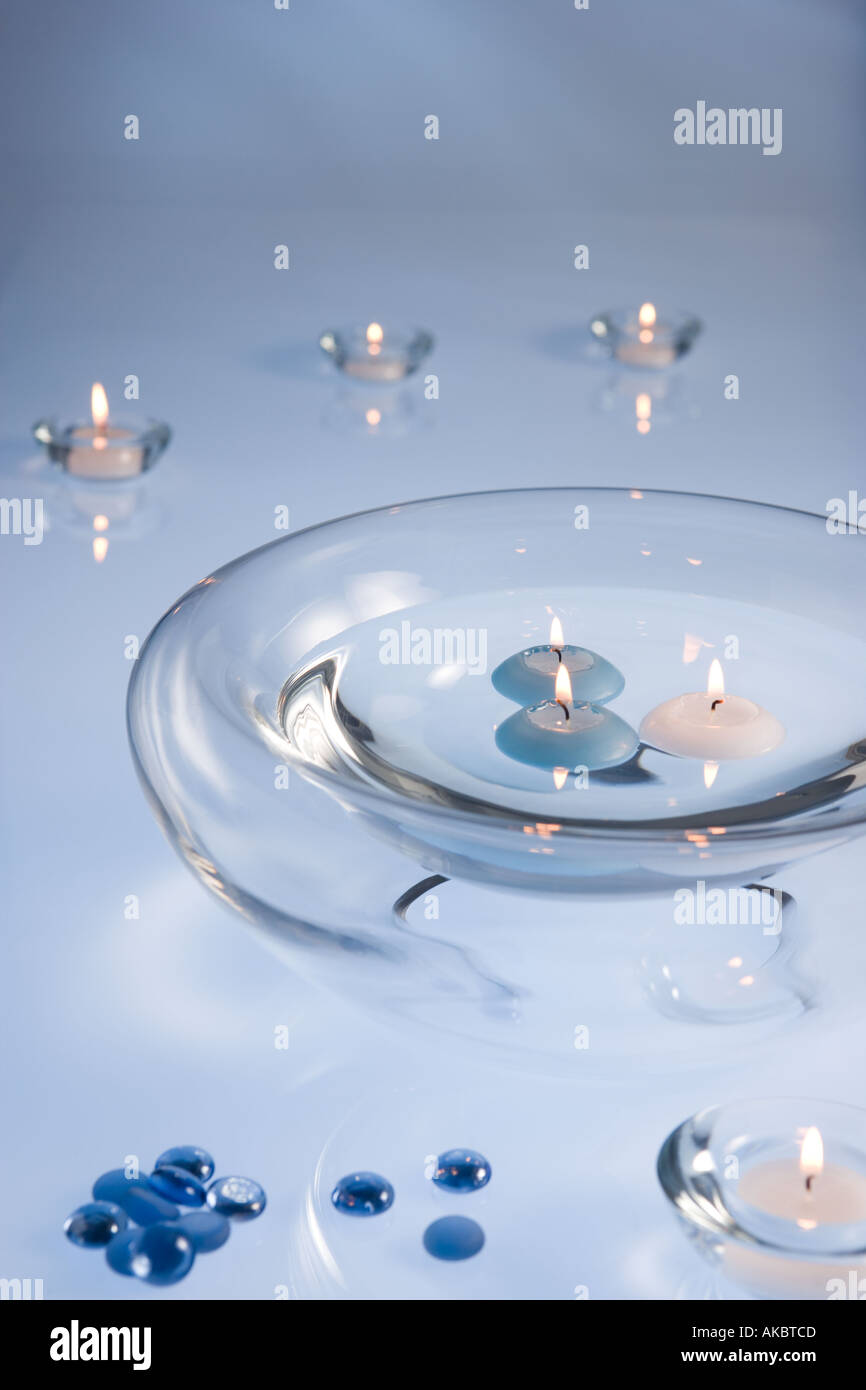 floating candles bowl Stock Photo Alamy