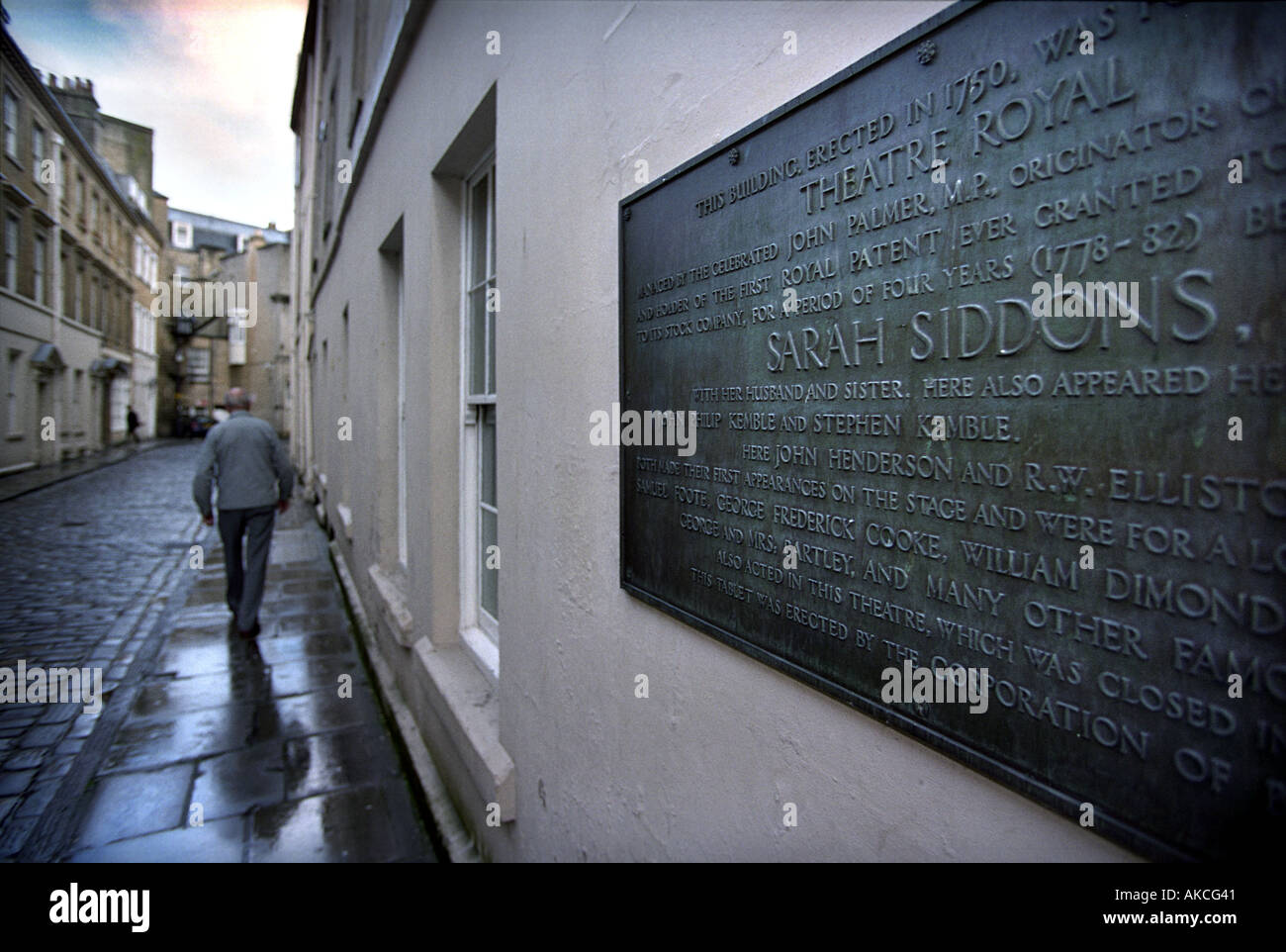 A PLAQUE IN OLD ORCHARD STREET BATH SOMERSET UK ON THE SITE OF THE OLD THEATRE ROYAL COMMEMORATING THE LIFE OF THE ACTRESS SARAH Stock Photo