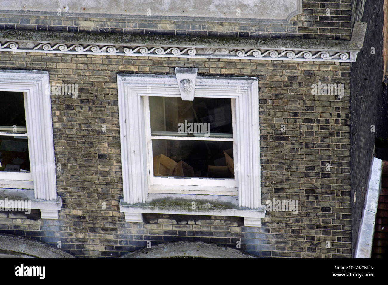 Classical detiails on house in Cambridge including wave