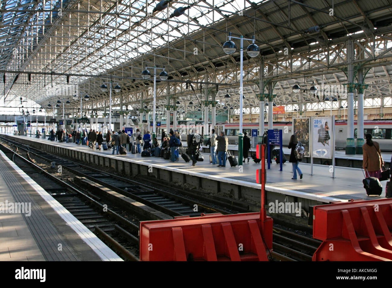 Manchester Piccadilly Mainline Railway Station Manchester Midlands