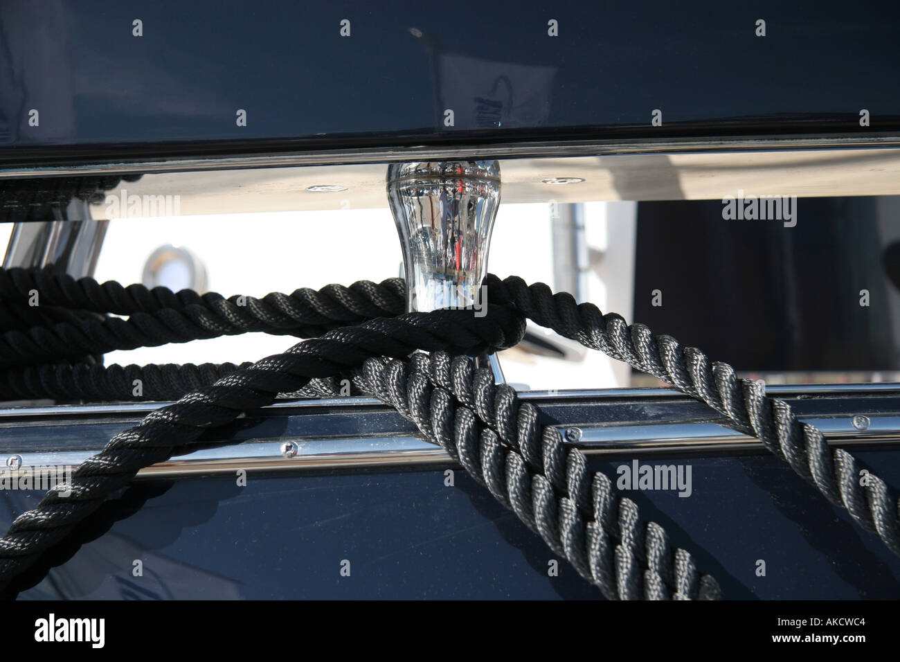 Yacht mooring lines Stock Photo Alamy
