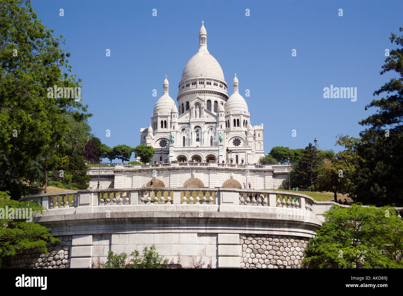 FRANCE Ile de France Paris Basilica church of Sacre Couer Sacred Heart at top of hill in Montmartre with tourists on balcony Stock Photo - Alamy