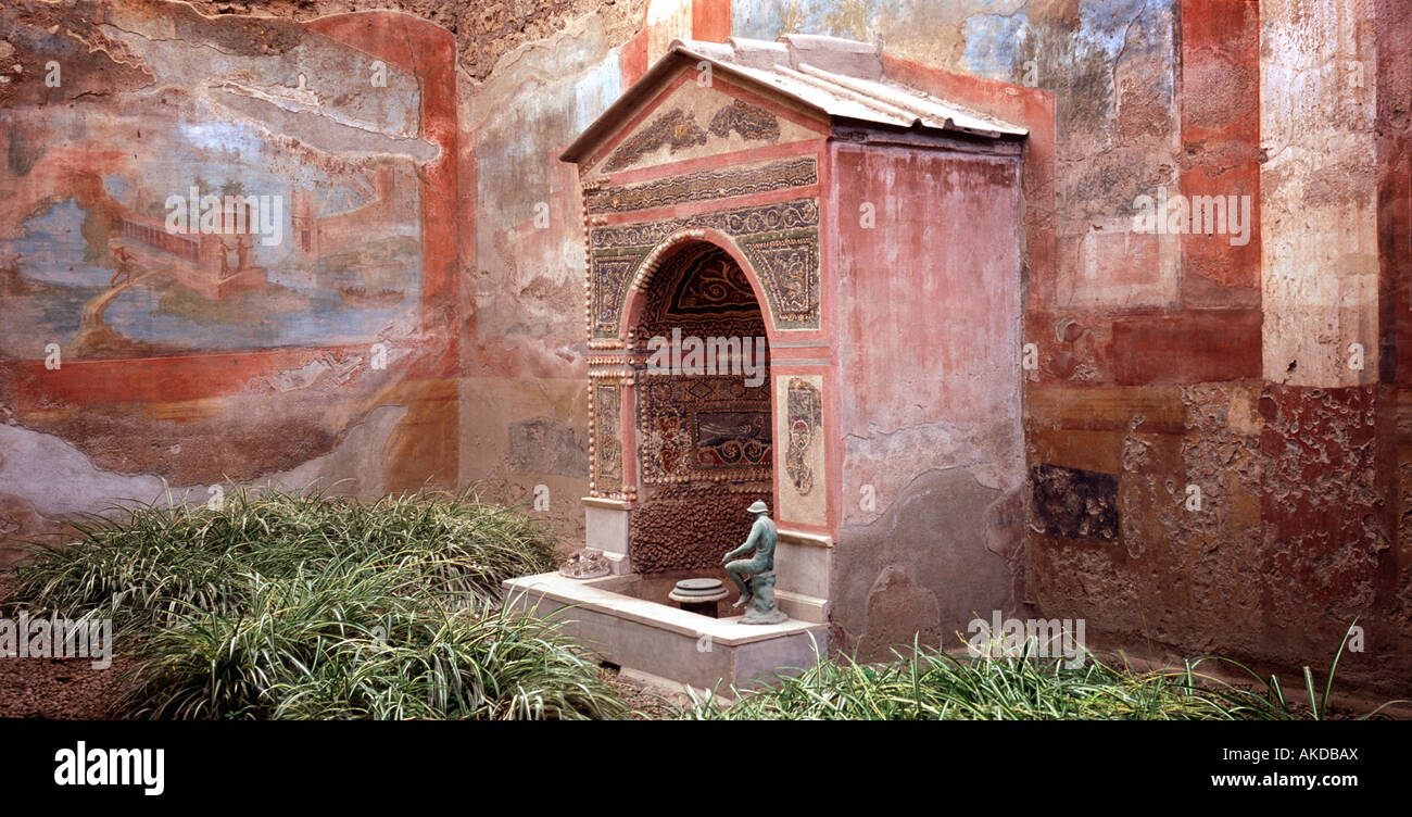 Casa della piccola fontana hires stock photography and images Alamy