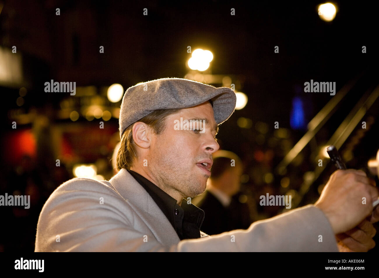 brad pitt at beo wulf film premiere european leicester square london tomb raider joe black Stock Photo