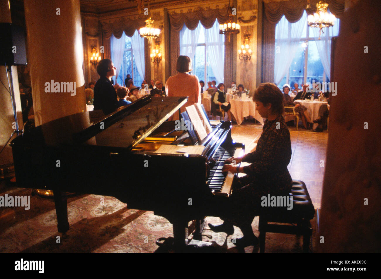 High tea at the ritz london hires stock photography and images Alamy