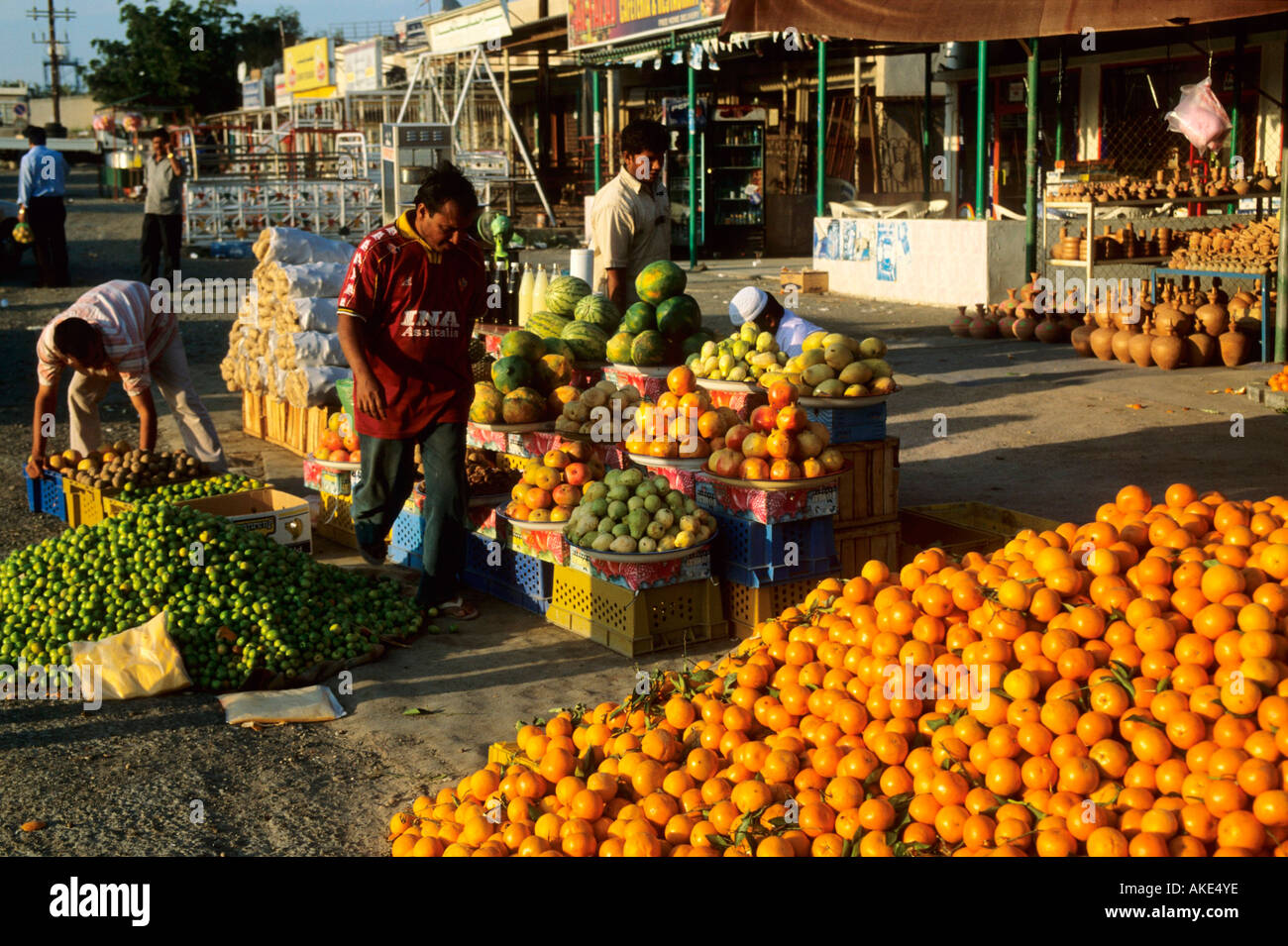 Masafi In Uae UAE, Fujairah, Masafi, Strassenmarkt Stock Photo - Alamy