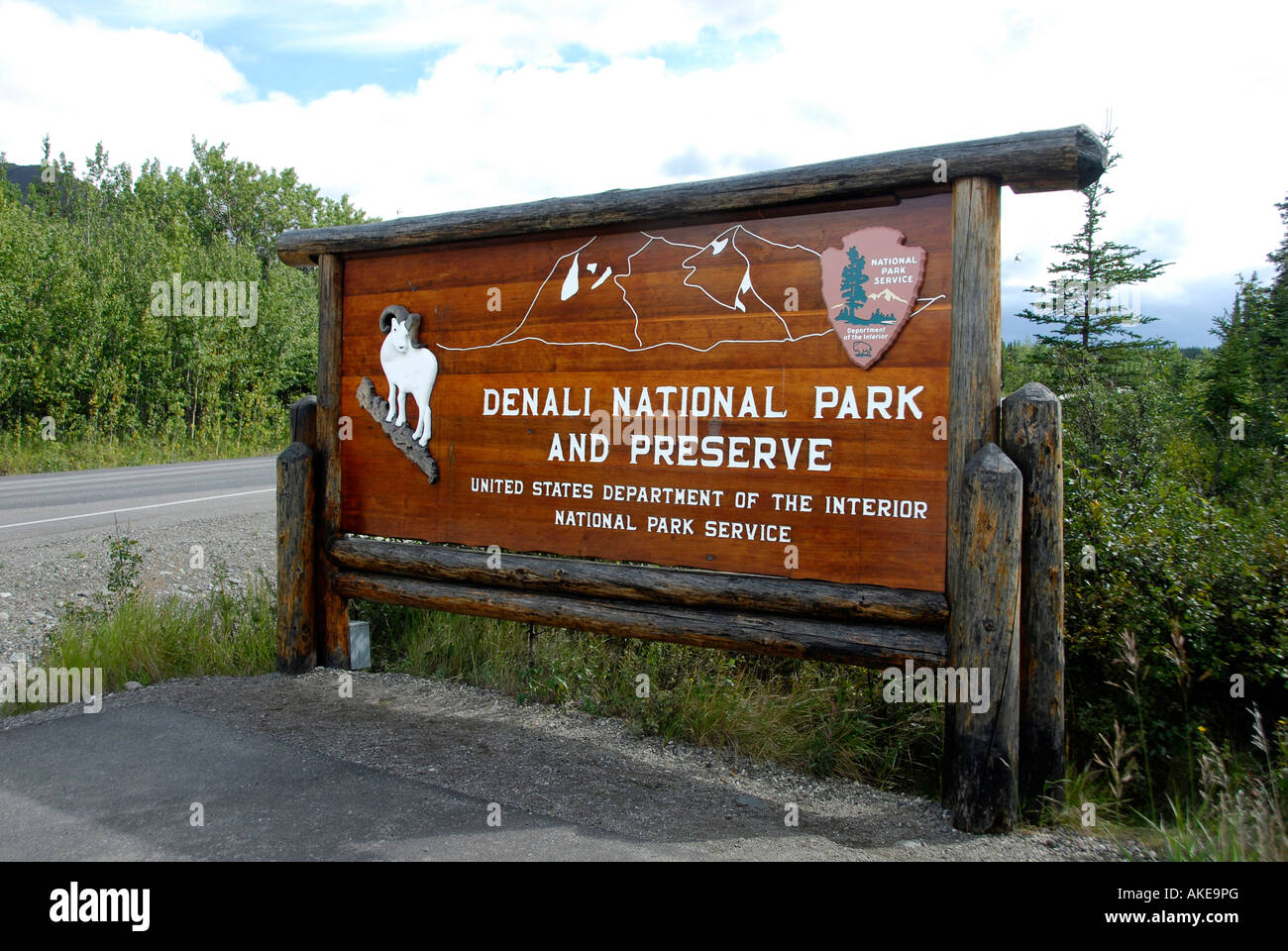 Denali national park sign hi-res stock photography and images - Alamy