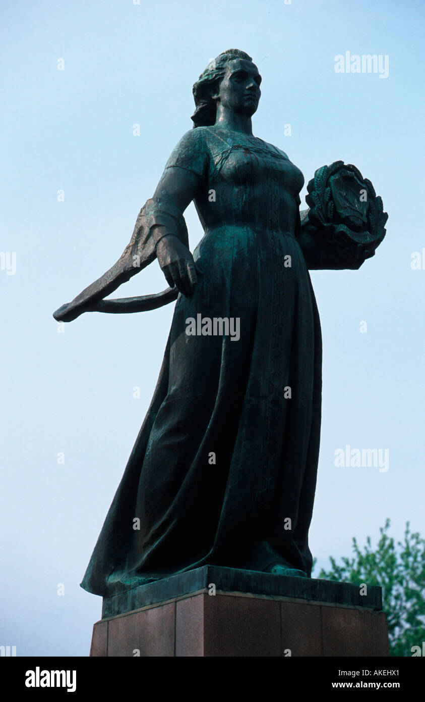 Denkmal 'Mütterchen Russland' in Park am Steindamm (Leninskij prospekt) Stock Photo