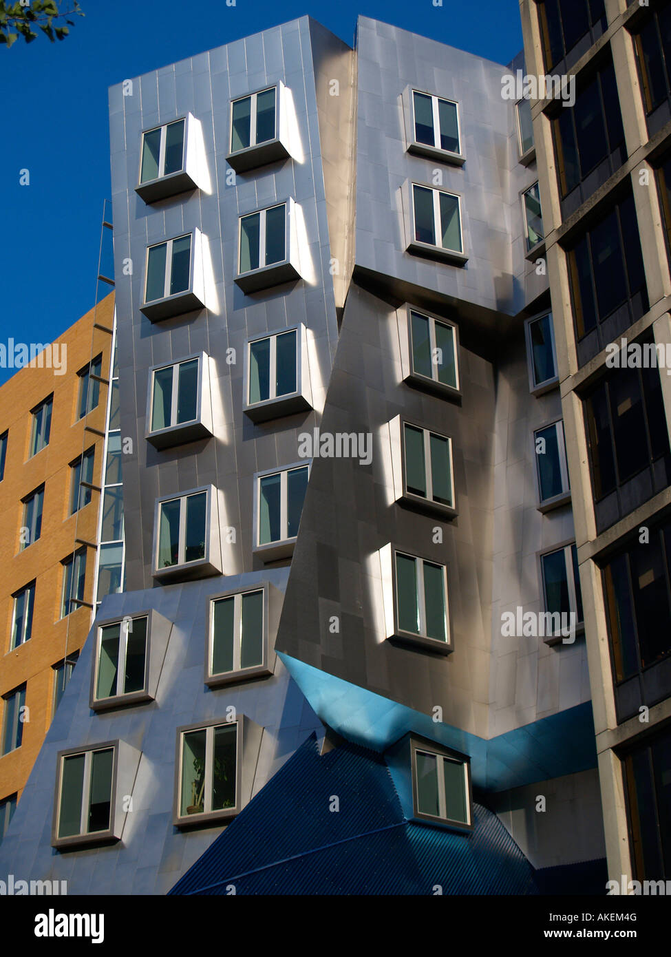 The Stata Center Architect Frank Gehry Massachusetts Institute of ...