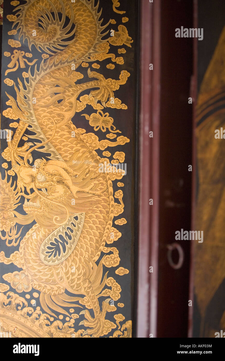 Traditional chinese dragon painting hi-res stock photography and images ...
