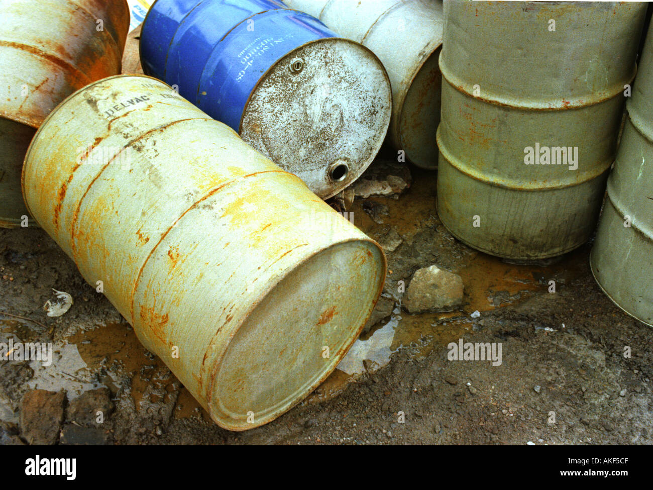 Leaking chemical drum hires stock photography and images Alamy