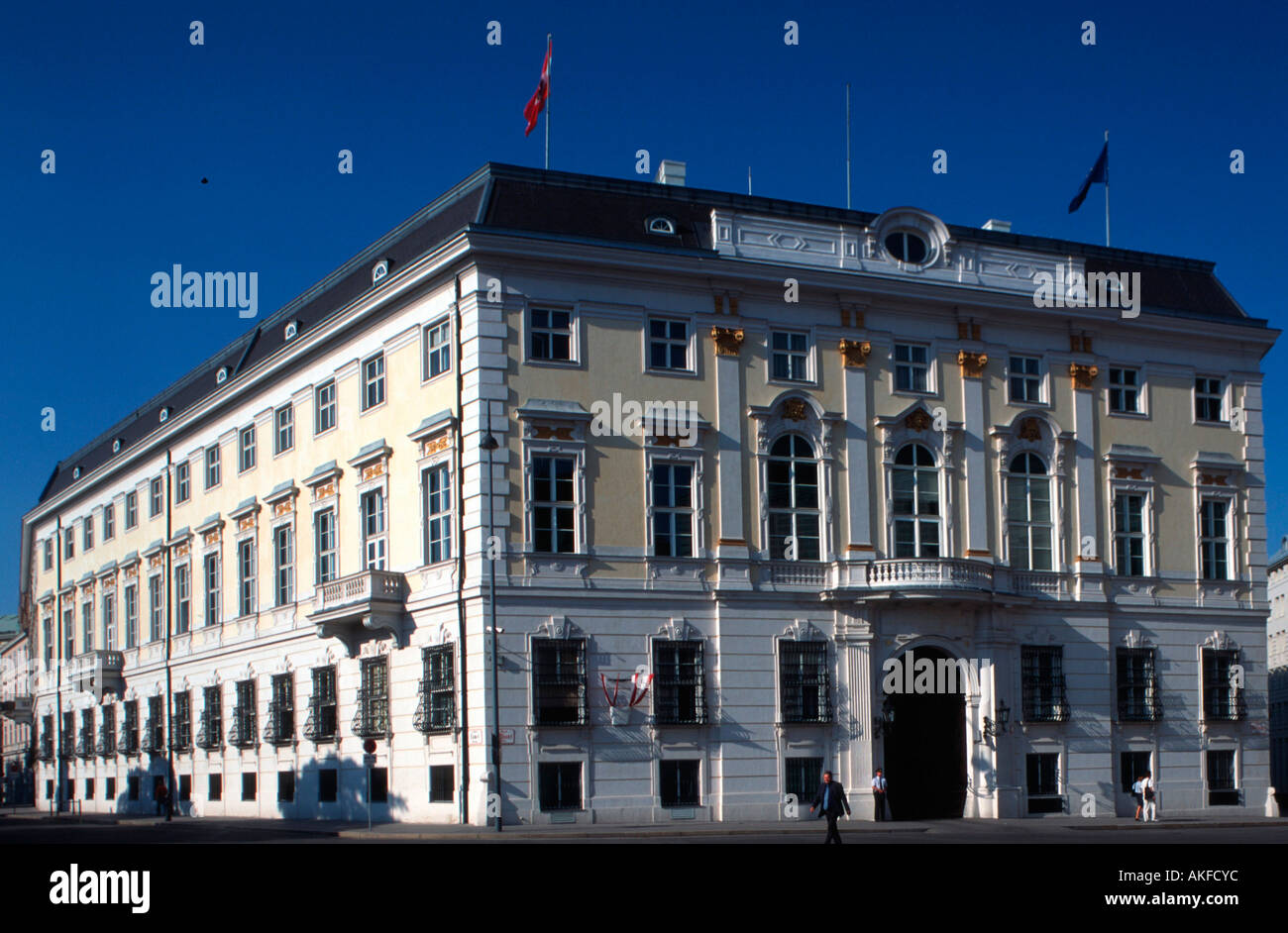 Österreich, Wien 1, Ballhausplatz, Bundeskanzleramt im Haus Nr. 2, ehemals  Geheime Hofkanzlei, erbaut 1717-19 von Lukas von Hild Stock Photo - Alamy
