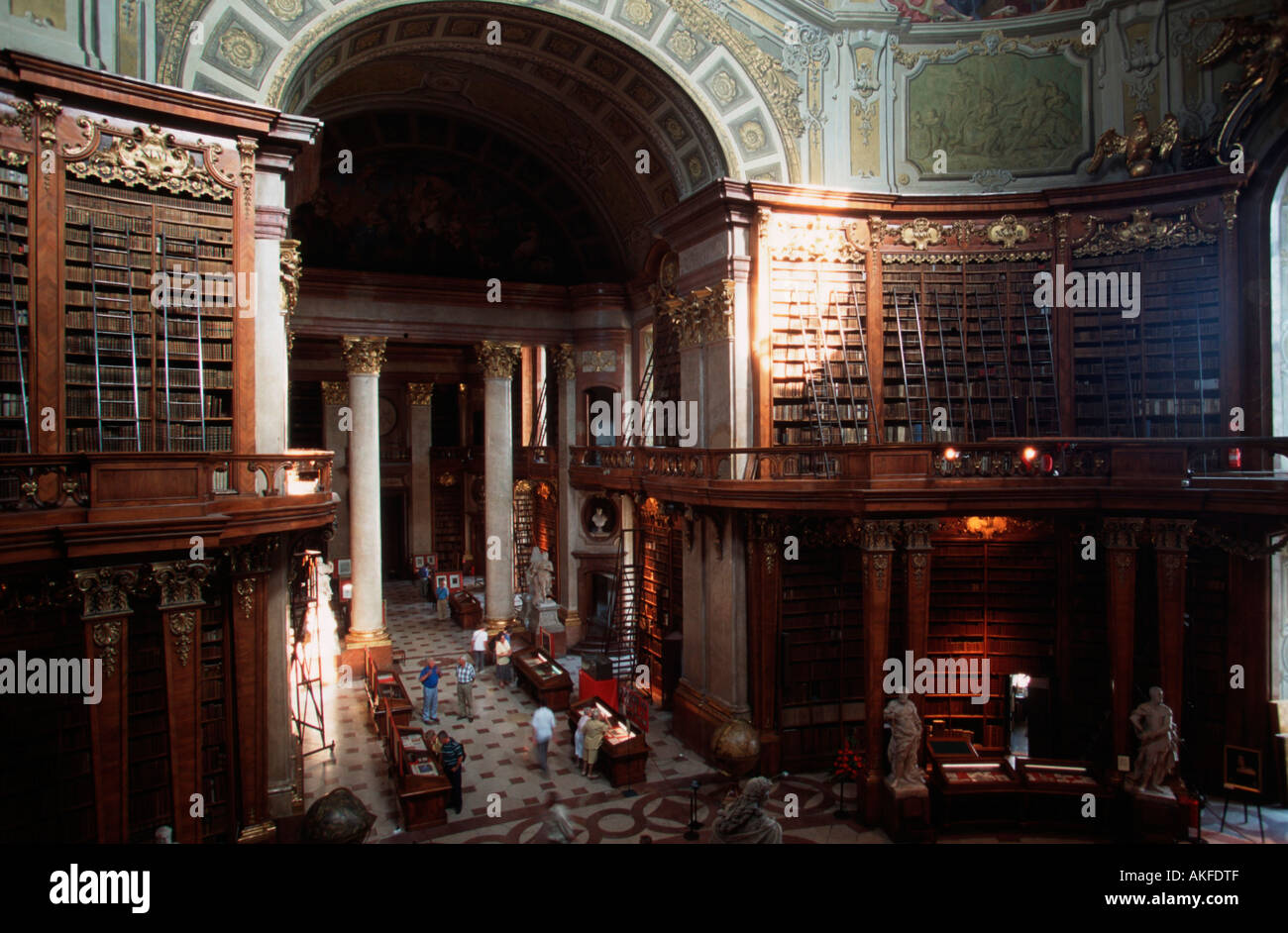 Wien 1, Josefsplatz, Prunksaal der 1723-26 von J.E. Fischer von Erlach erbauten Nationalbibliothek Stock Photo