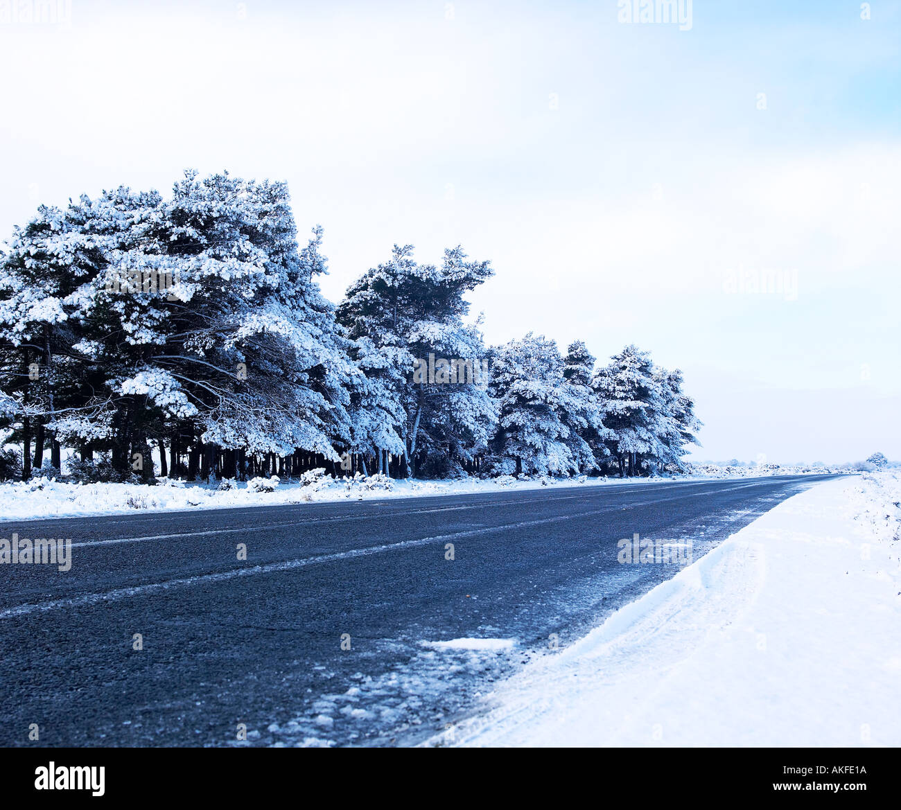 Icy road hi-res stock photography and images - Alamy