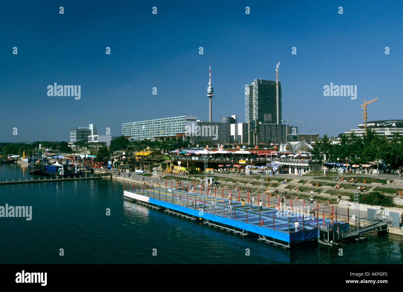 Wien, Blick über Alte Donau  und Copa Cagrana auf UNO-City Stock Photo