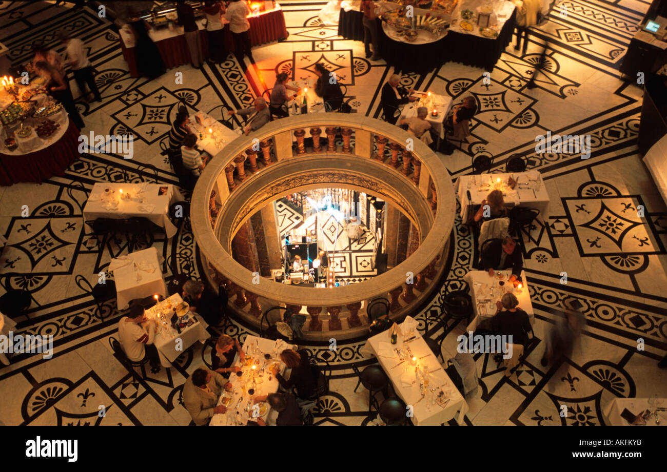 Österreich, Wien I, Kunsthistorisches Museum, Abendessen unter der Hauptkuppel Stock Photo