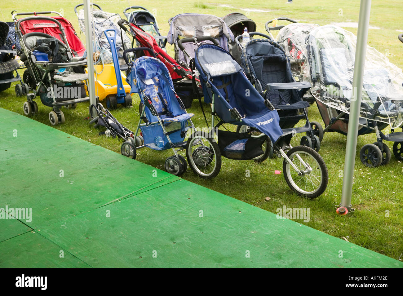 Child buggies hires stock photography and images Alamy