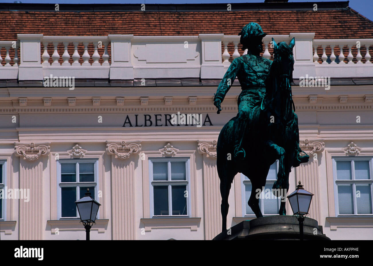 Österreich, Wien, Albertinaplatz, Reiterstatue des Habsburger Erzherzog Albrecht auf der Albrechtsrampe vor dem Palais Erzherzog Stock Photo