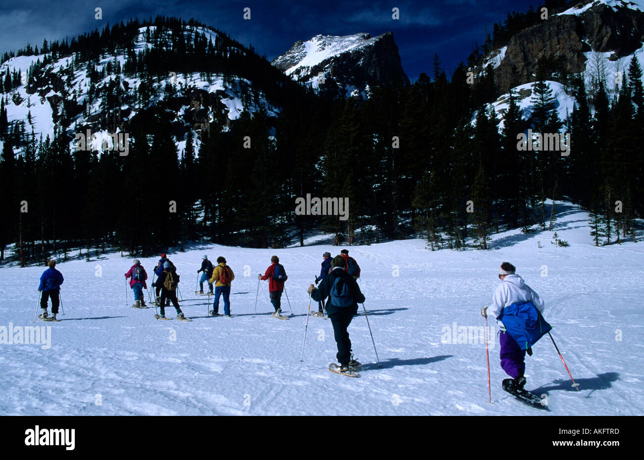 USA, Colorado, Rocky Mountains Nationalpark, Schnee-Schuh-Wanderer beim Bear Lake Stock Photo